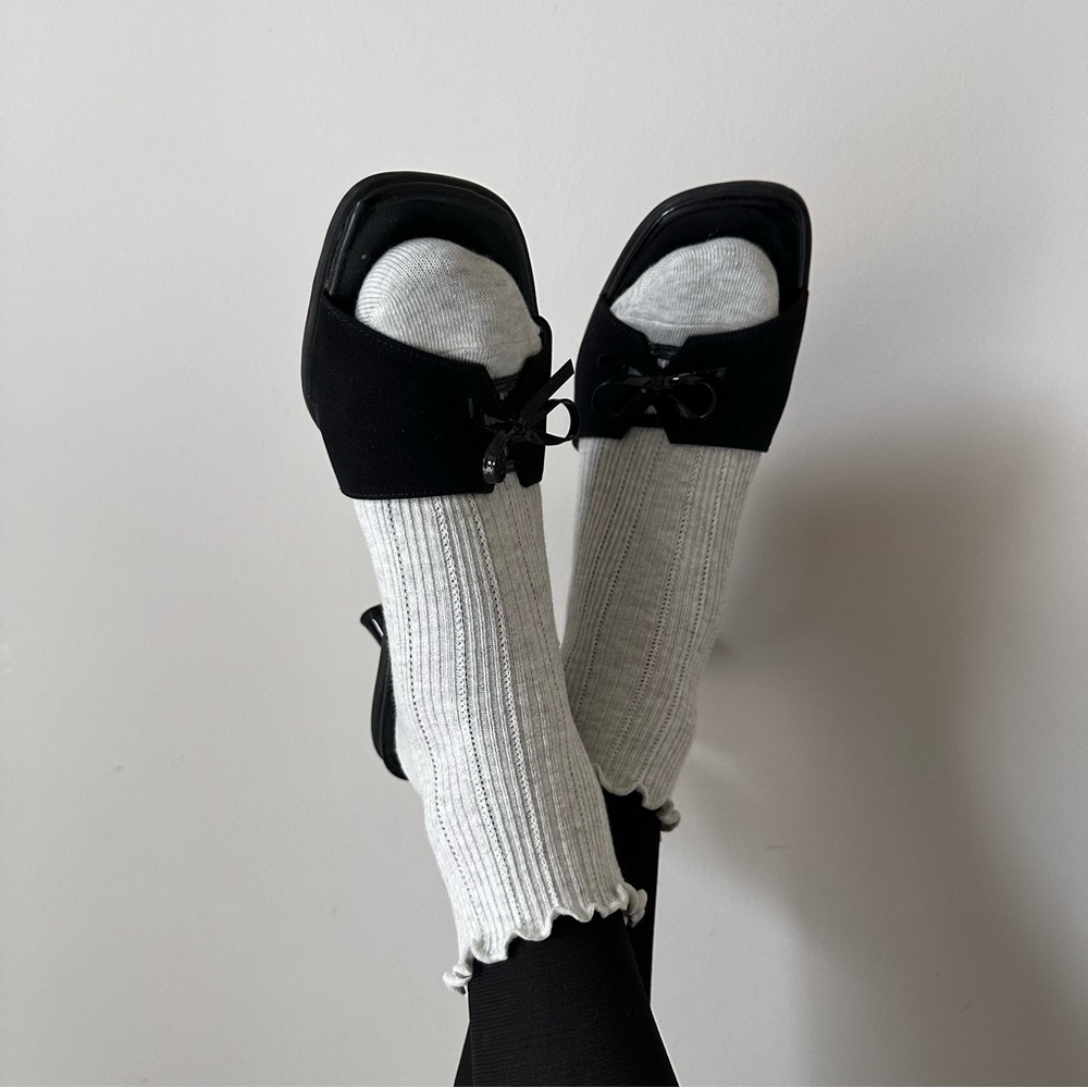 90’s Bergdorfs Stuart Weitzman Kitten Mules Black Heels with/Glossy Overlay Bow